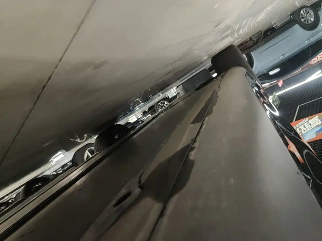 Tesla Model Y — миниатюра 22
