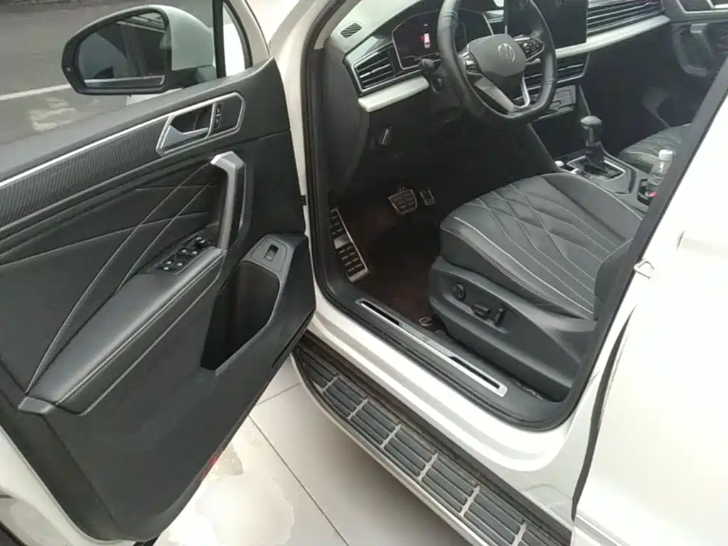 Volkswagen Tiguan L — миниатюра 16