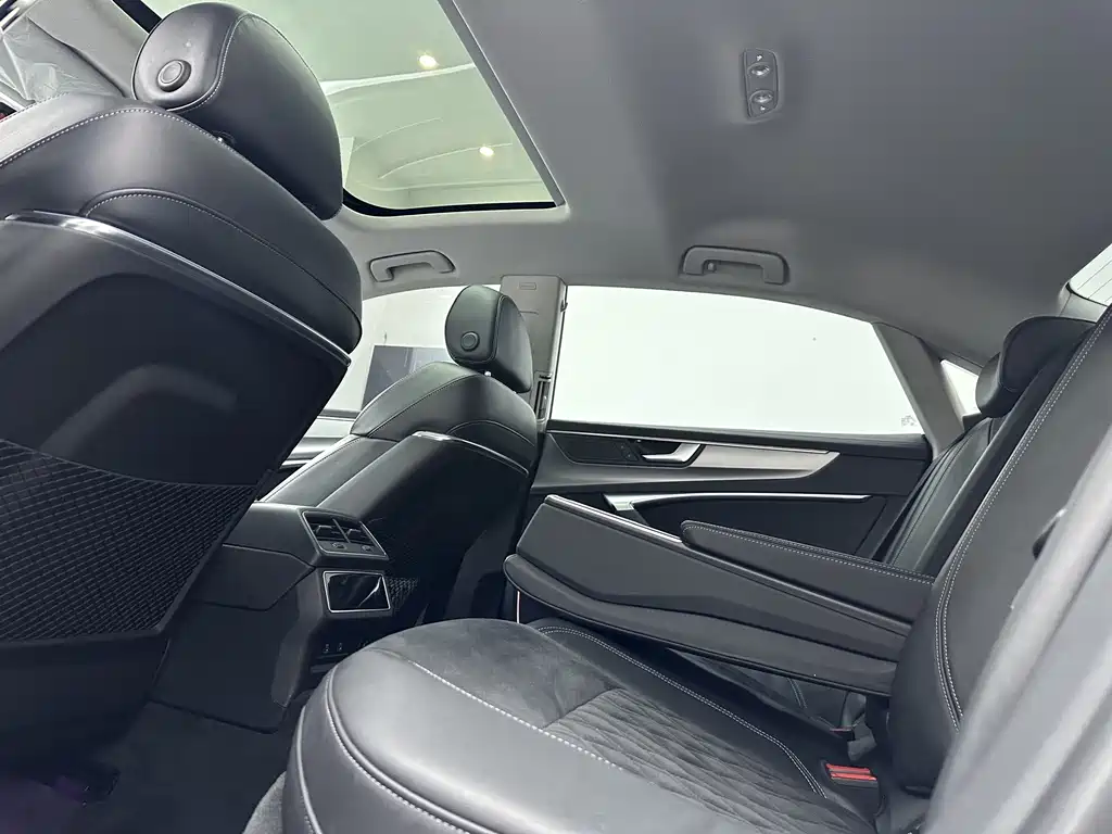 Audi A7L — миниатюра 14