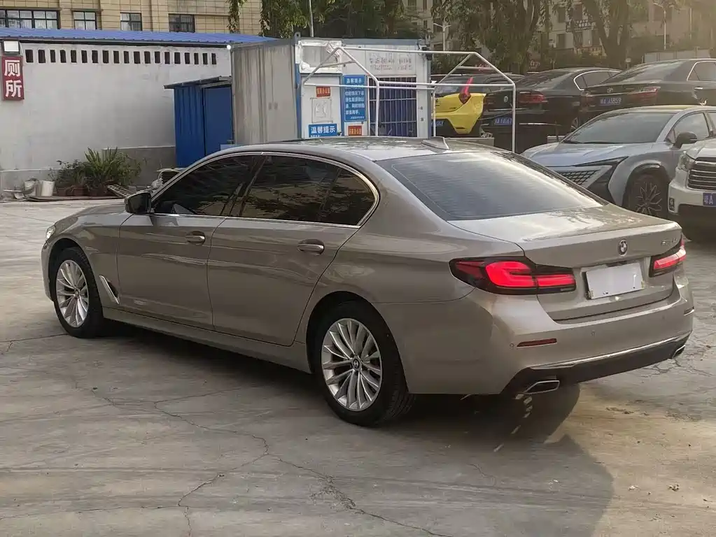 BMW 5 SERIES