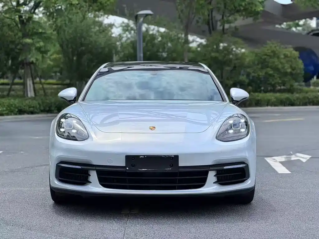 Porsche Panamera 2020