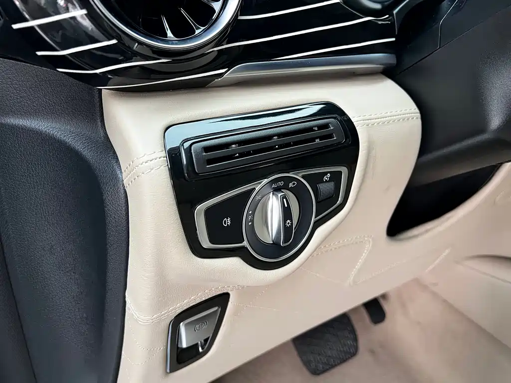 Mercedes-Benz V-Class — миниатюра 18