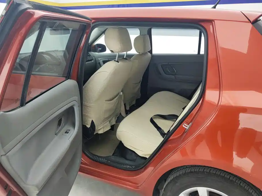Skoda Fabia — миниатюра 11