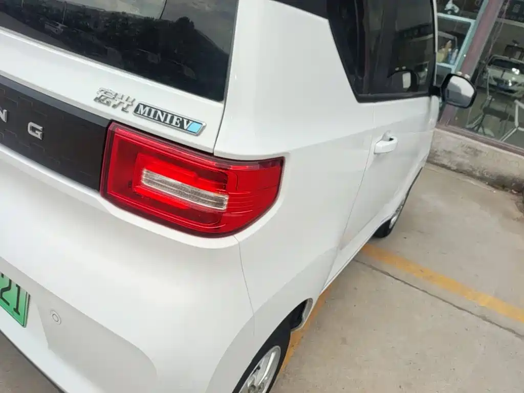 Wuling MINIEV — миниатюра 8