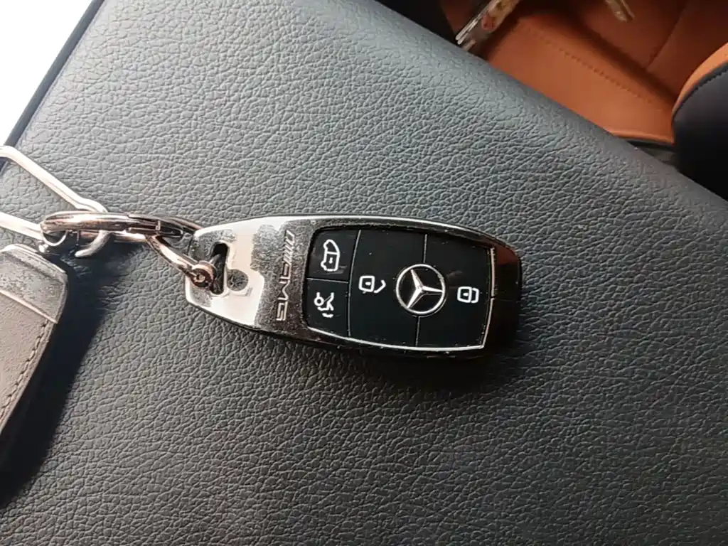 Mercedes-Benz Vito 2021 2.0T Elite 7 мест