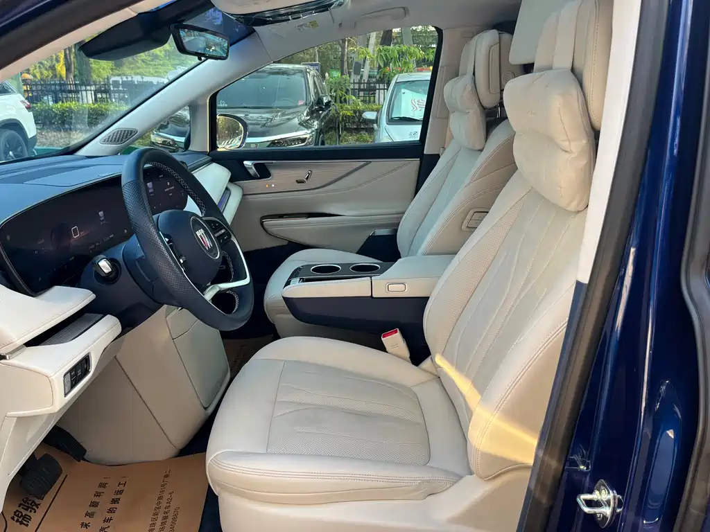 BUICK GL8 NEW ENERGY