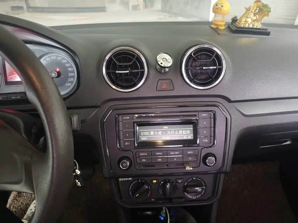 Volkswagen Jetta — миниатюра 9
