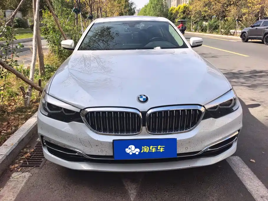 BMW 5 Series — миниатюра 2