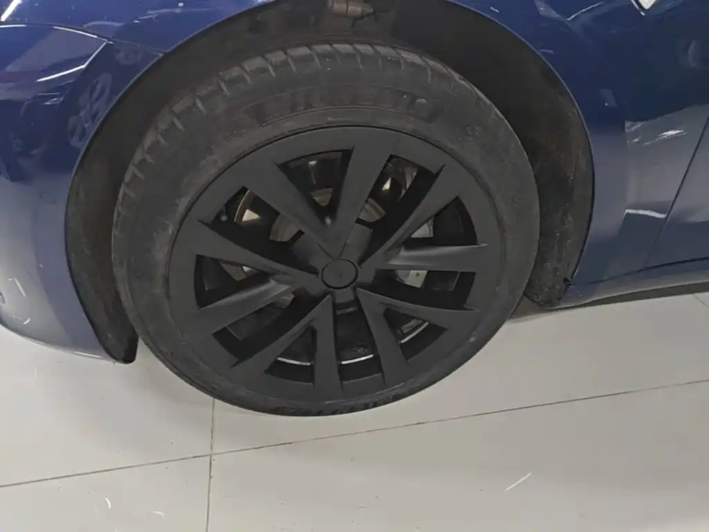 Tesla Model 3 — миниатюра 23