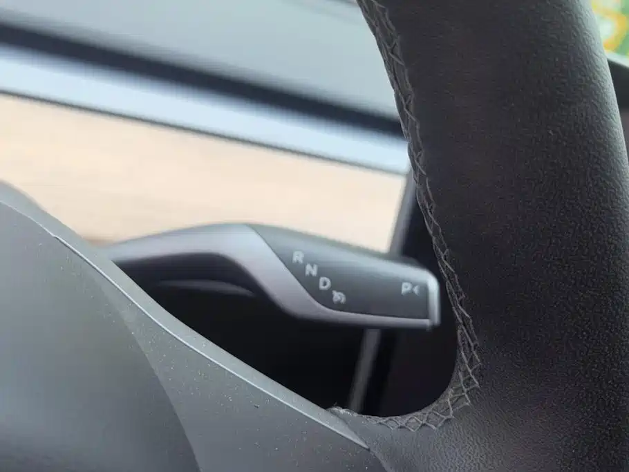 Tesla Model 3 — миниатюра 16