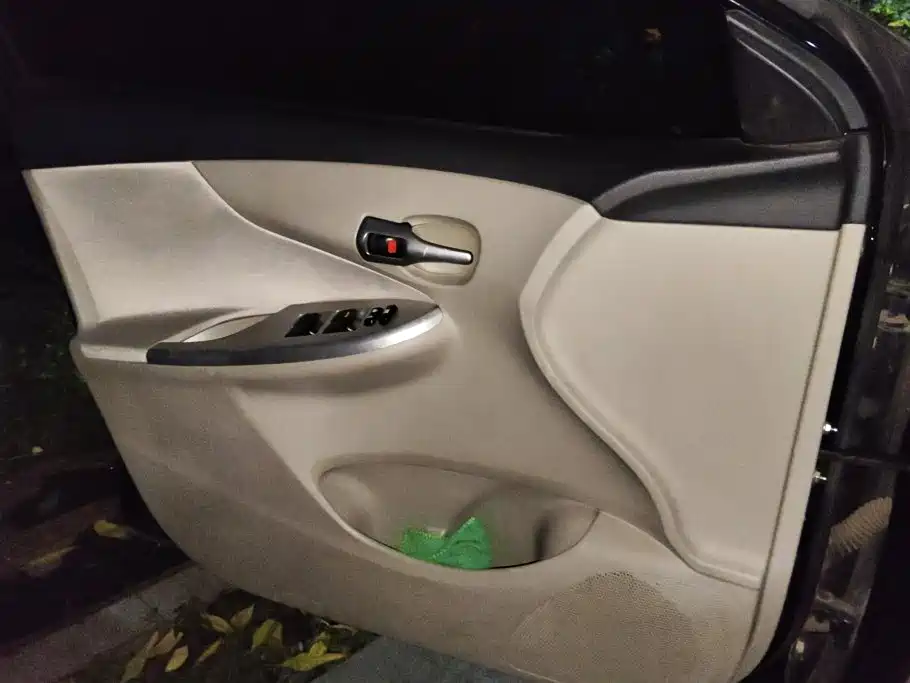 Toyota Corolla — миниатюра 7