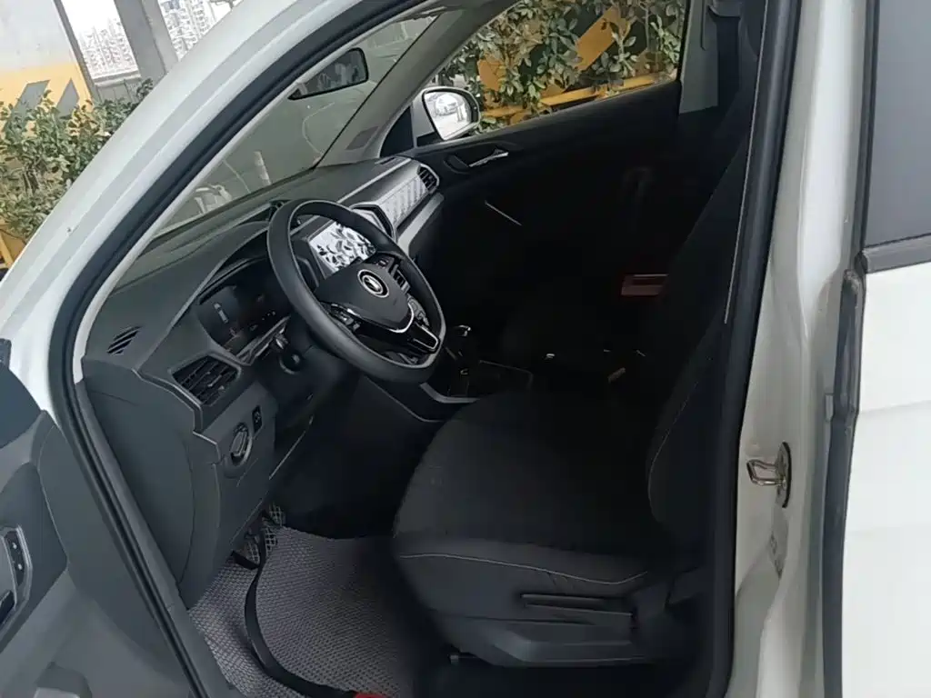 Volkswagen T-Cross — миниатюра 15