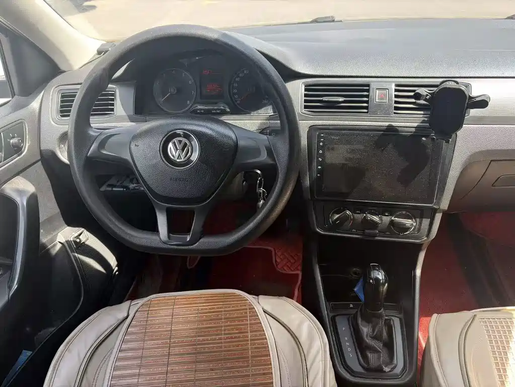 Volkswagen Santana — миниатюра 6