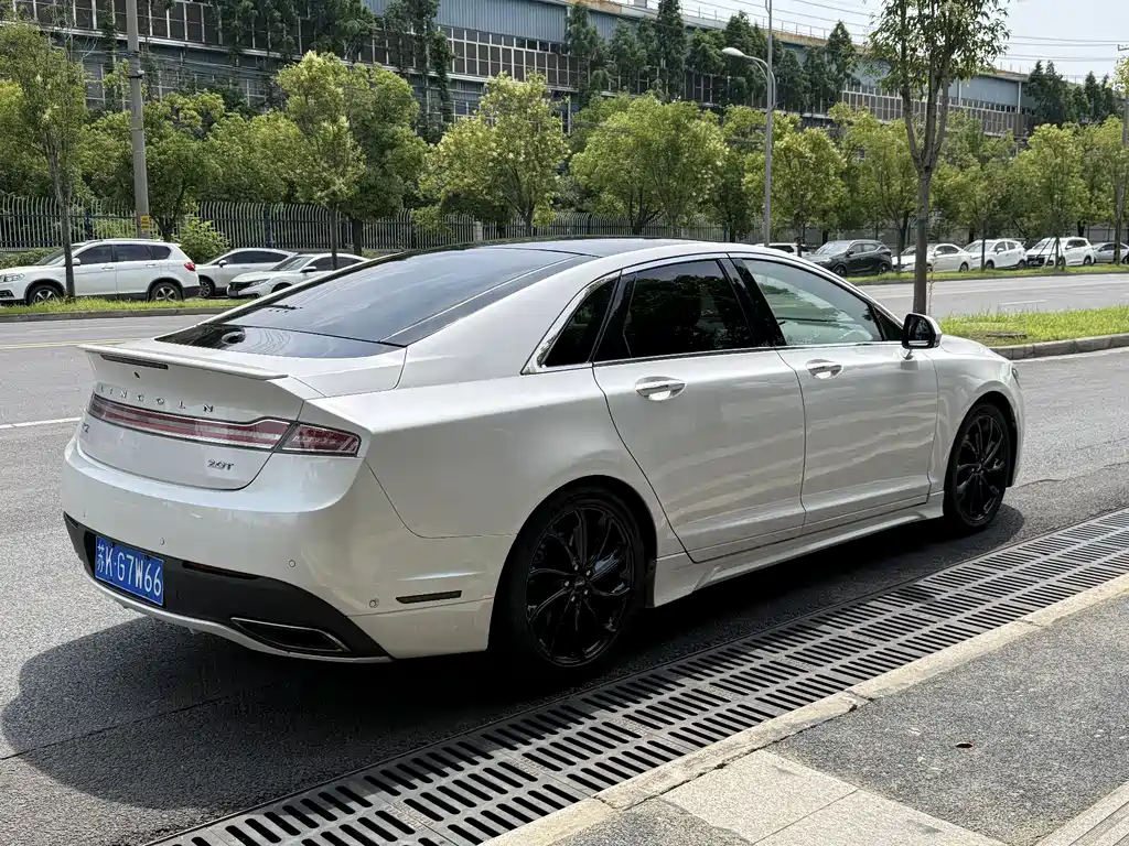 Lincoln MKZ 2020 2.0T MONO WHITE