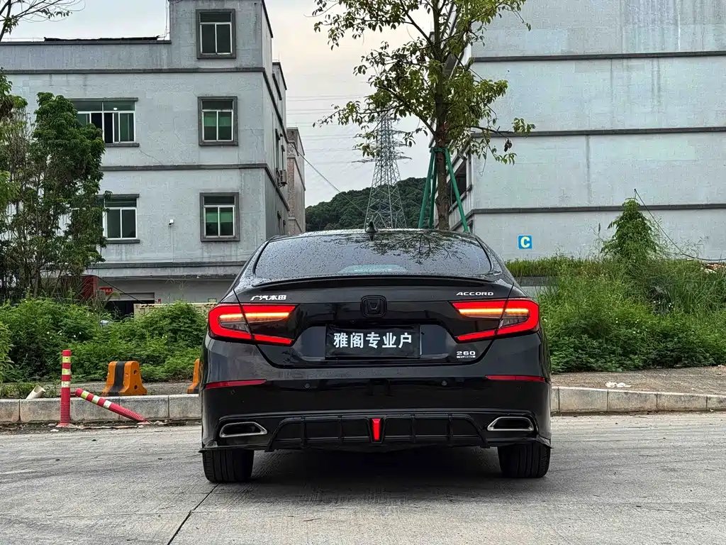 Honda Accord — миниатюра 8