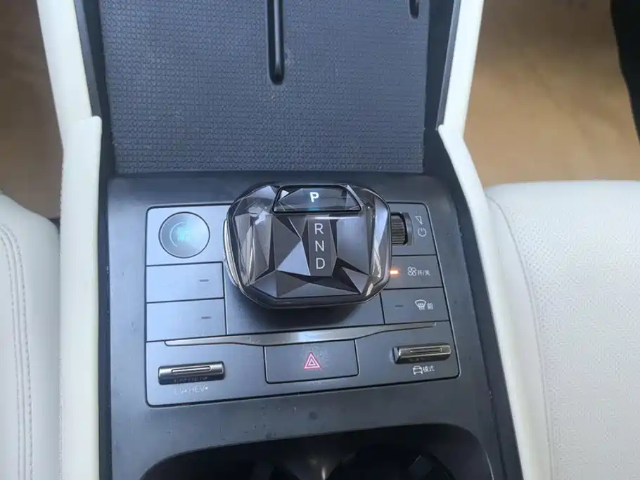 BYD Qin L — миниатюра 16