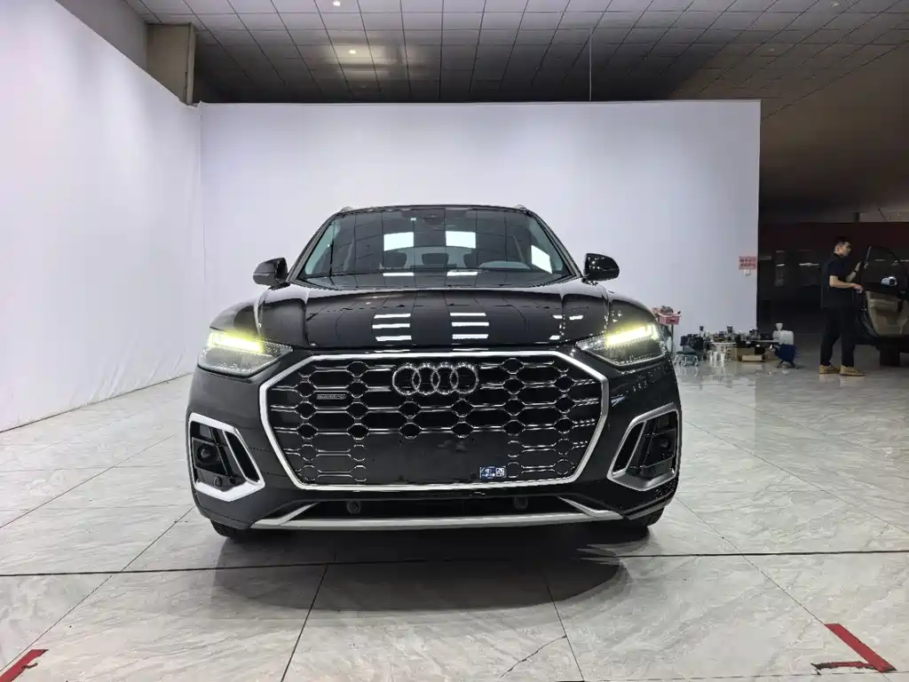 Audi Q5L — миниатюра 2