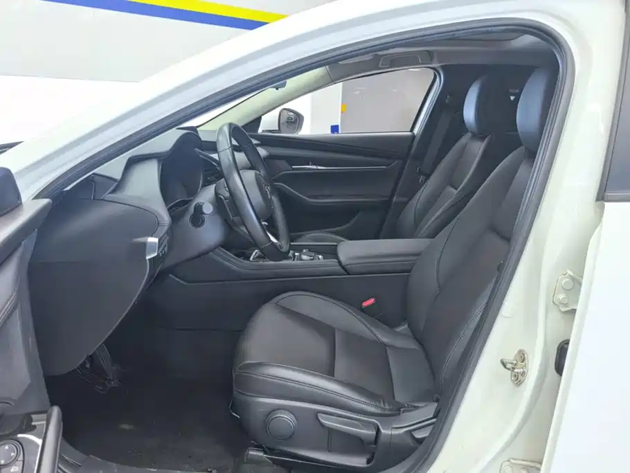 Mazda 3 Axela — миниатюра 9