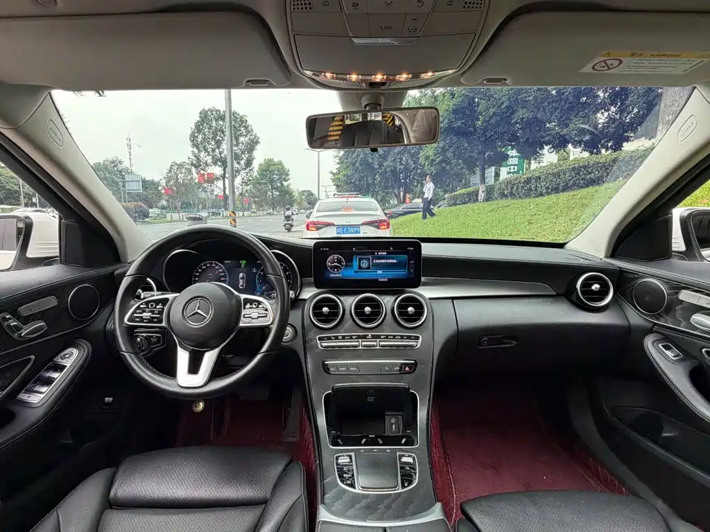 Mercedes-Benz C-Class — миниатюра 13