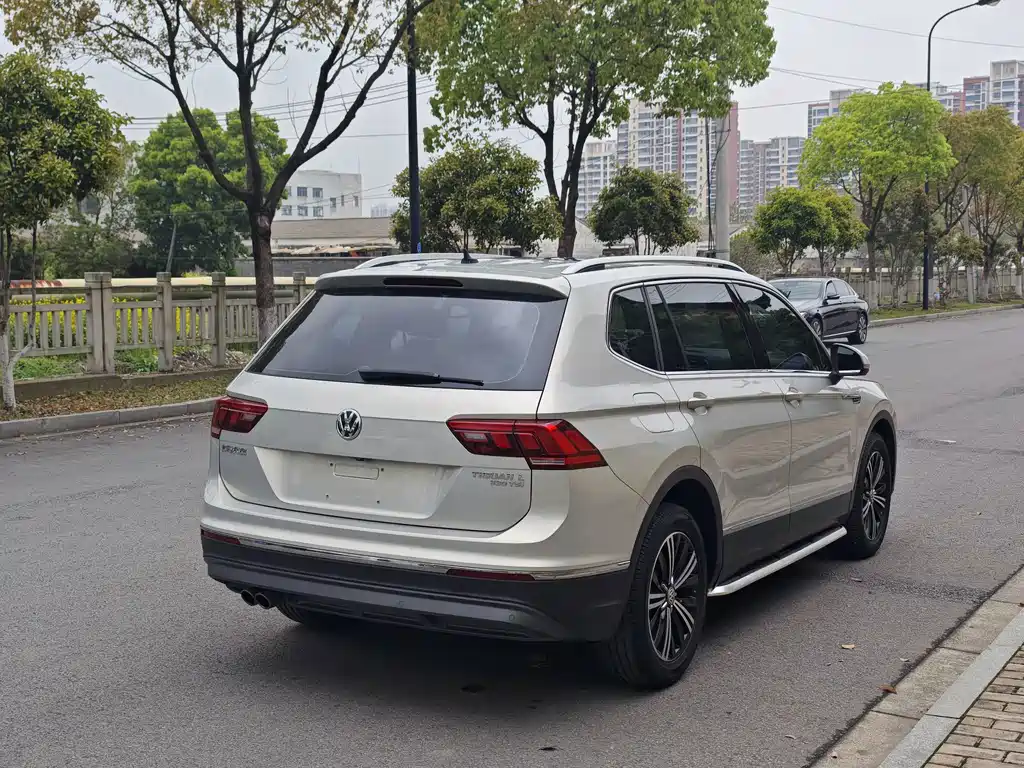 Volkswagen Tiguan L — миниатюра 15