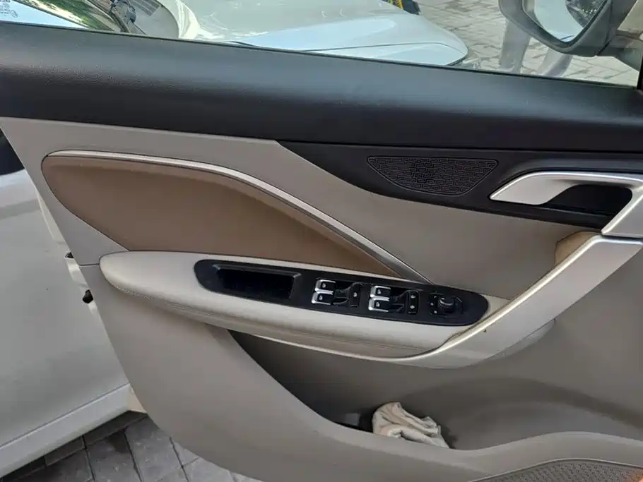 Geely Jia Ji — миниатюра 7