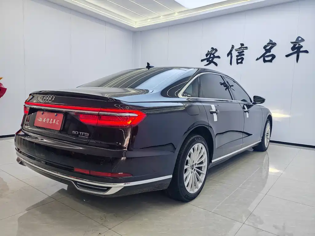 AUDI A8