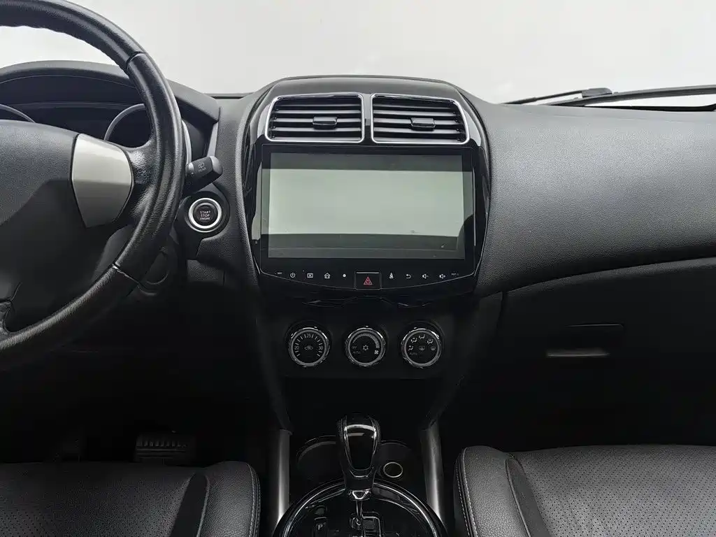 Mitsubishi ASX — миниатюра 12