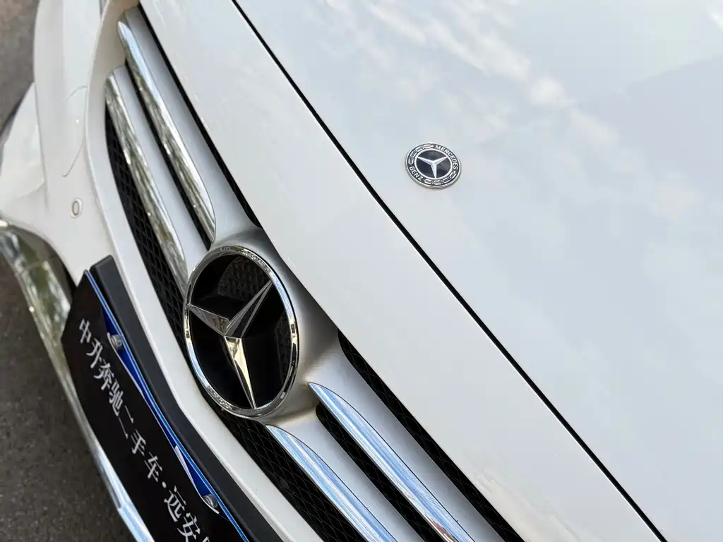 Mercedes-Benz C-Class — миниатюра 12