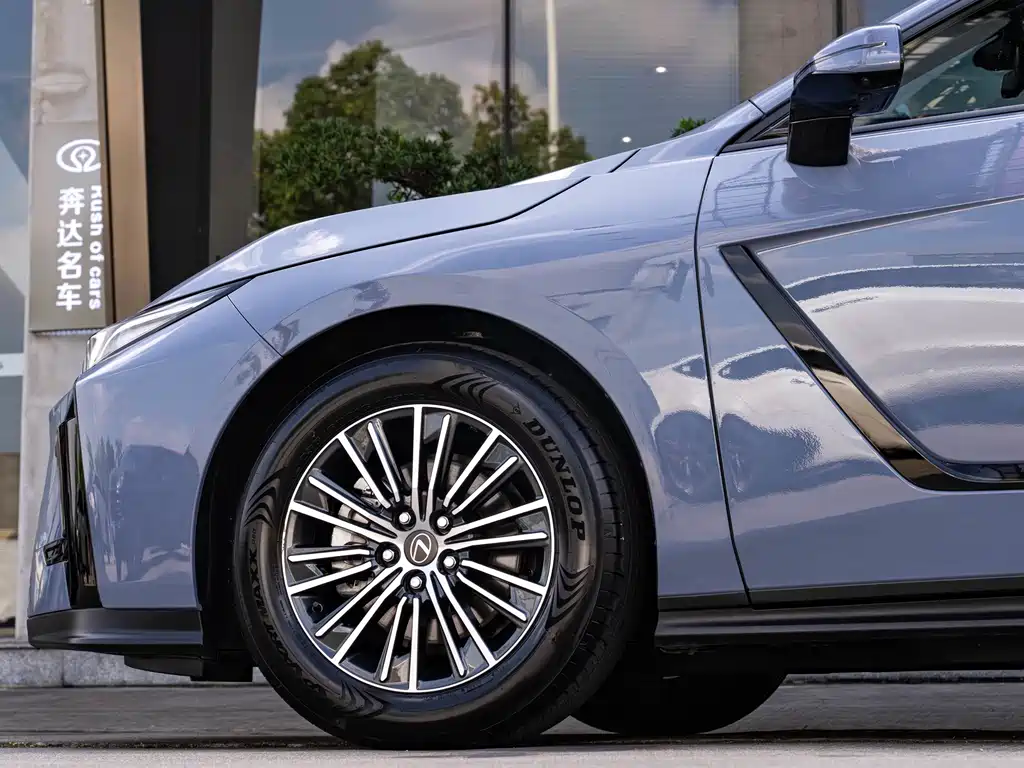 Lexus ES — миниатюра 8