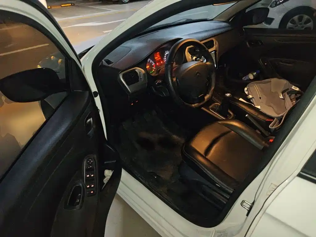 Citroen Elysee — миниатюра 17