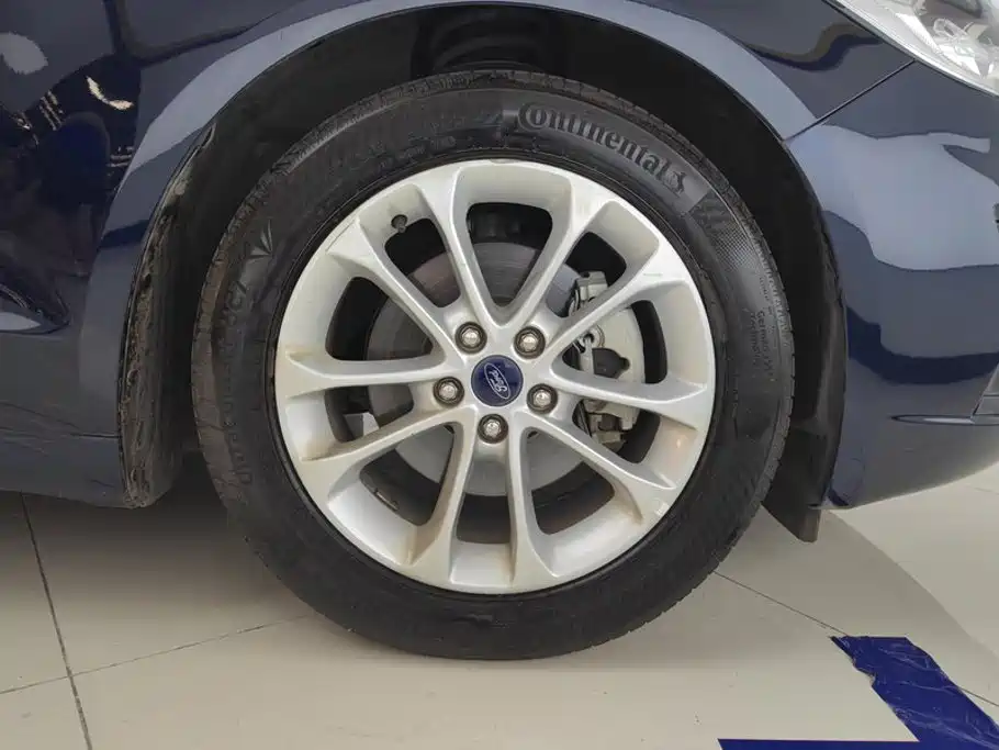 Ford Mondeo — миниатюра 6