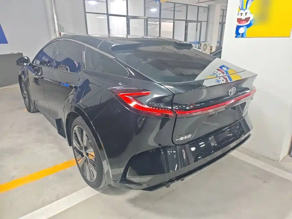 Toyota bZ5 — миниатюра 5