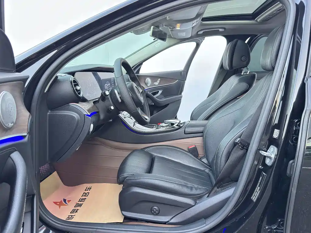 Mercedes-Benz E-Class — миниатюра 9