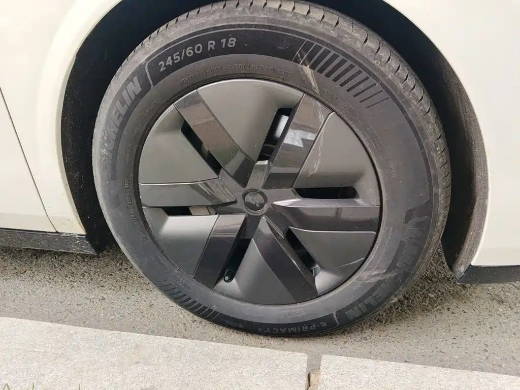 Li Auto Li MEGA — миниатюра 8