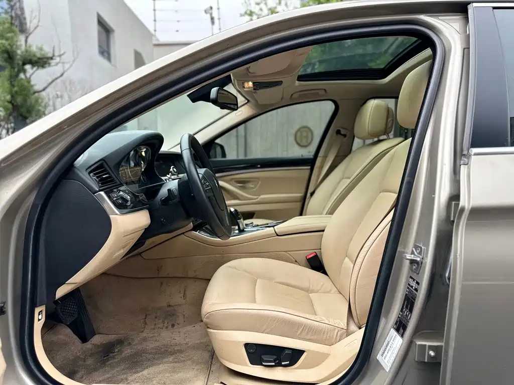 BMW 5 Series — миниатюра 8