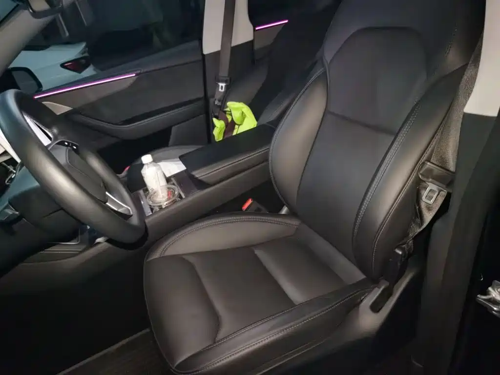 Tesla Model Y — миниатюра 11