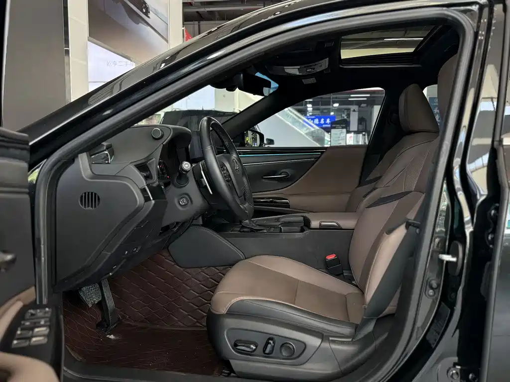 Lexus ES — миниатюра 9