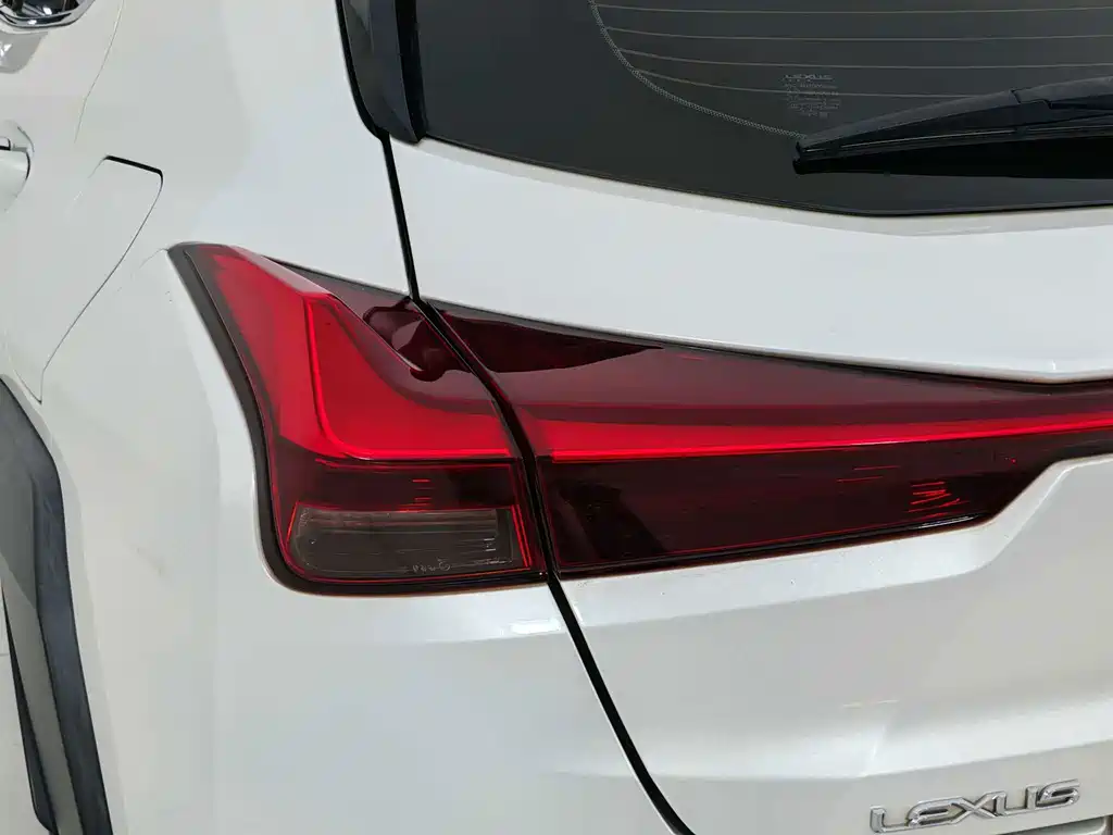 Lexus UX New Energy — миниатюра 19