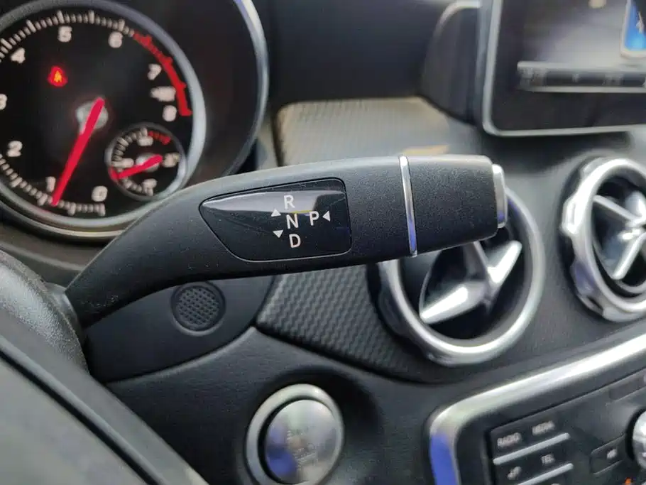 Mercedes-Benz GLA — миниатюра 16