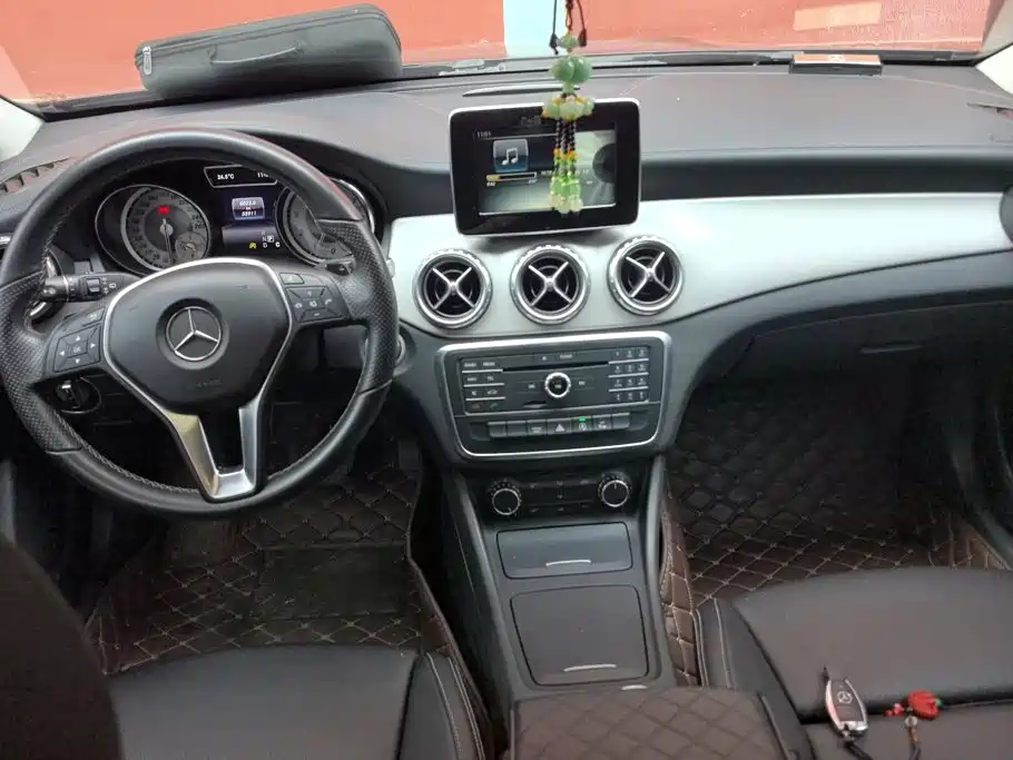 Mercedes-Benz GLA — миниатюра 12