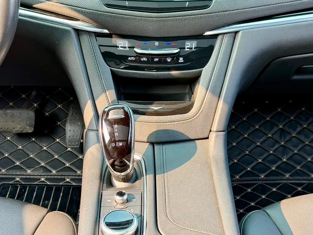 Cadillac XT6 — миниатюра 17
