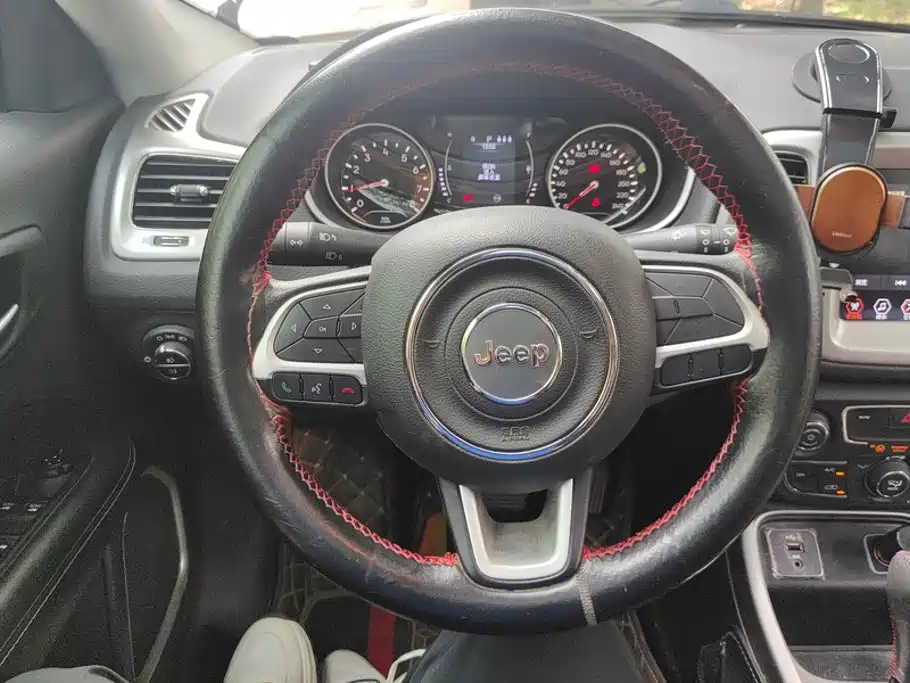 Jeep Compass — миниатюра 15