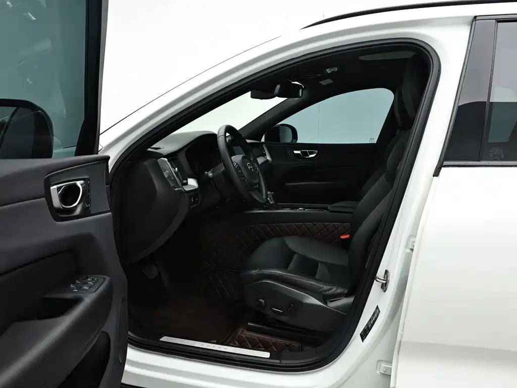 Volvo XC60 — миниатюра 11