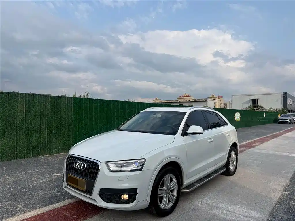Купить Audi Q3