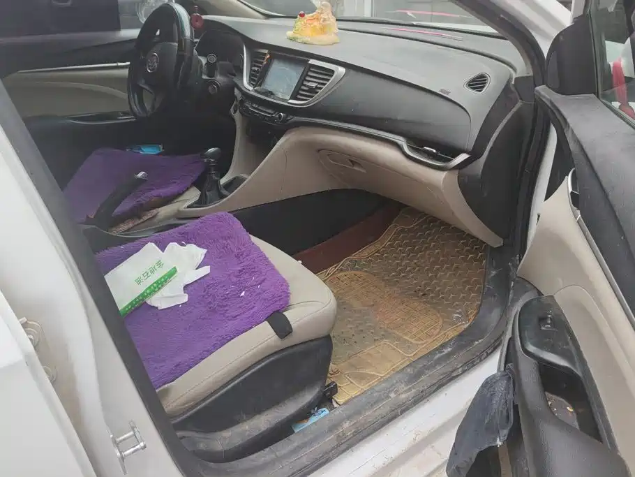 Buick Excelle — миниатюра 8