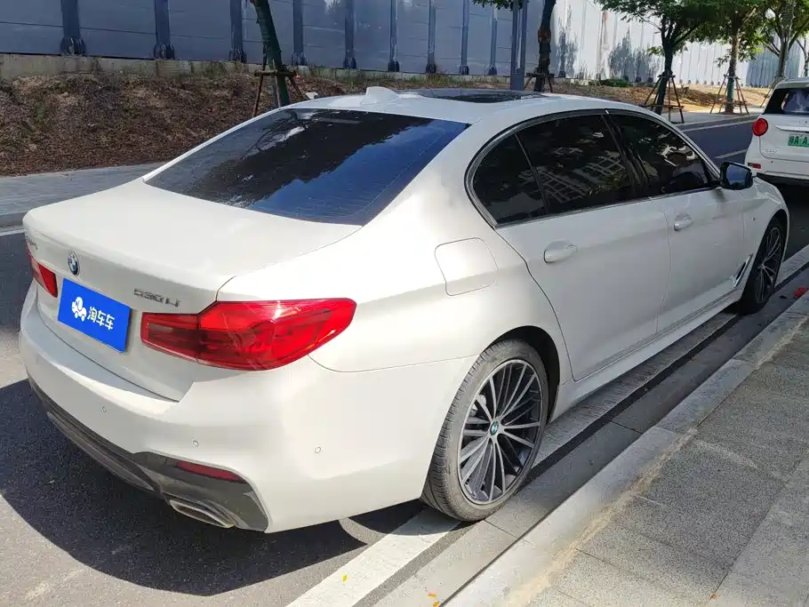 BMW 5 Series — миниатюра 3