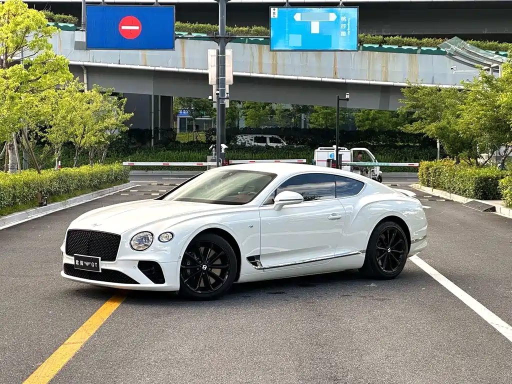 Bentley Continental 2021