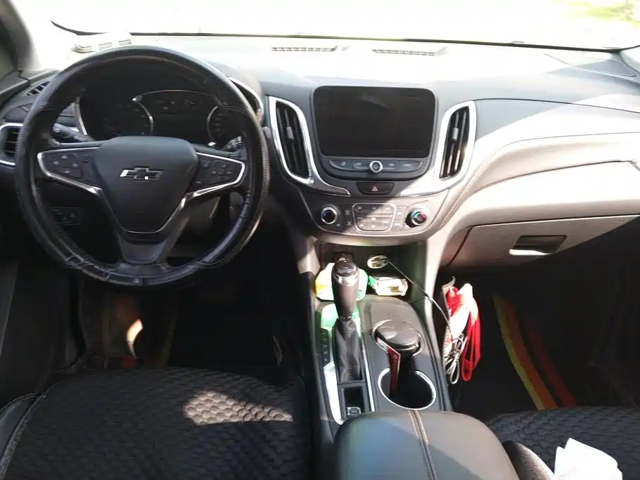 Chevrolet Equinox — миниатюра 12