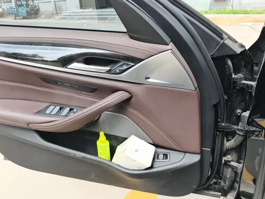 BMW 5 Series — миниатюра 7