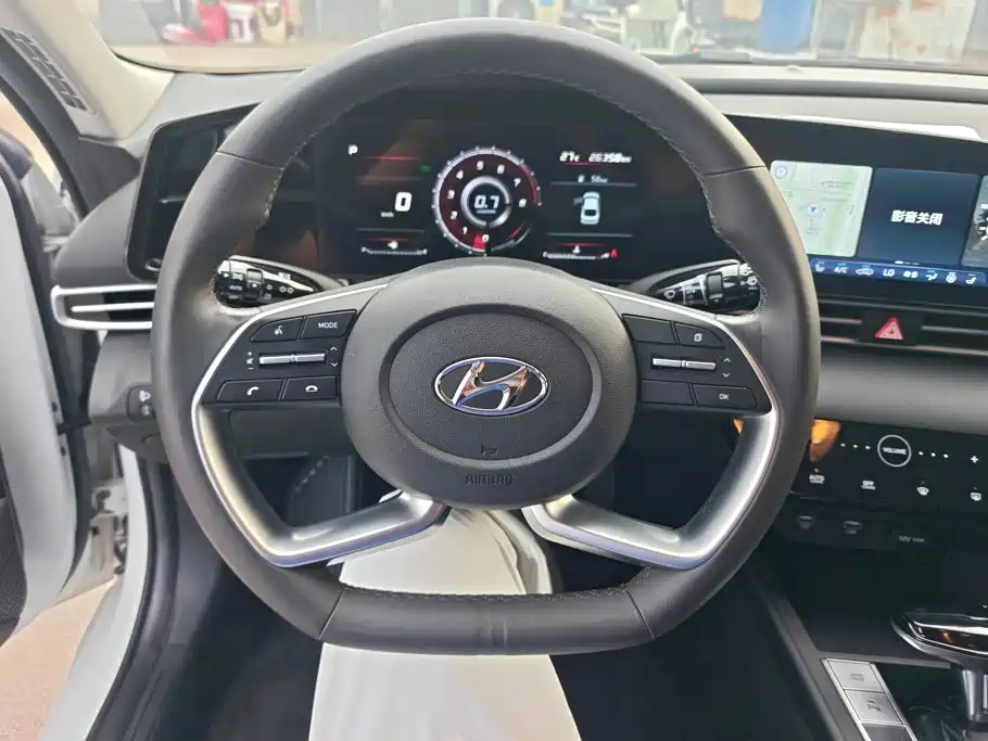 Hyundai Elantra — миниатюра 15